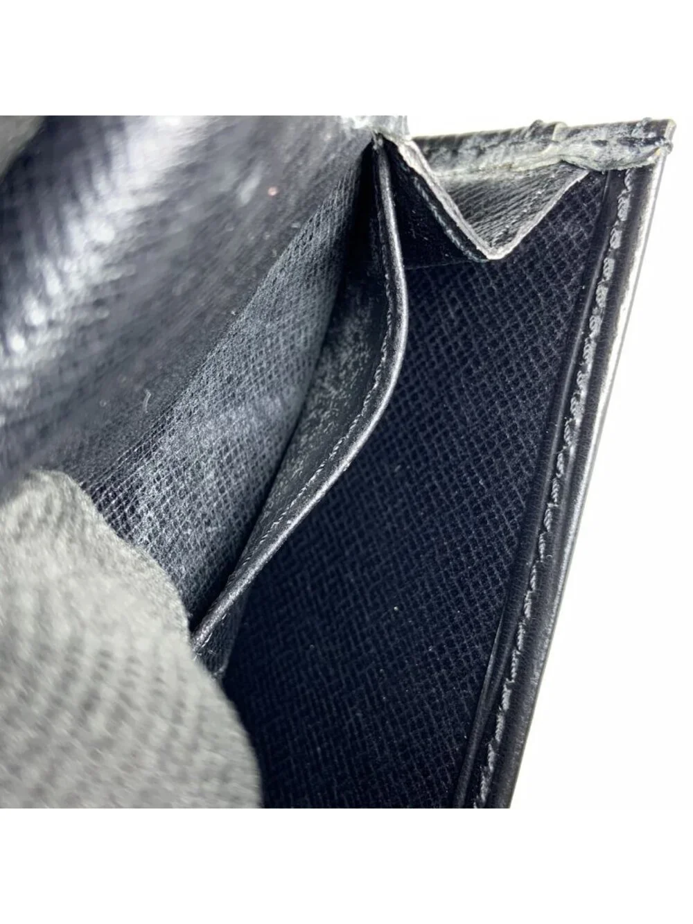 Louis Vuitton manufacturer louis